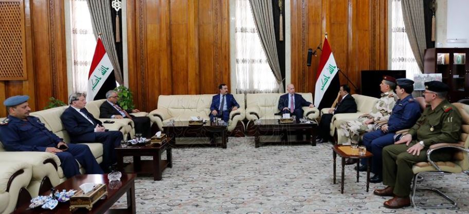 النجيفي يدعو الى تشريع قانون الخدمة الالزامية والدفاع تؤكد اهتمامها بهذا الجانب