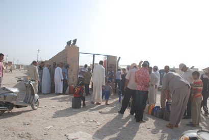 صيام الكهرباء الوطنية في كربلاء وطوابير لشراء الوقود من محطات التعبئة (مصور)