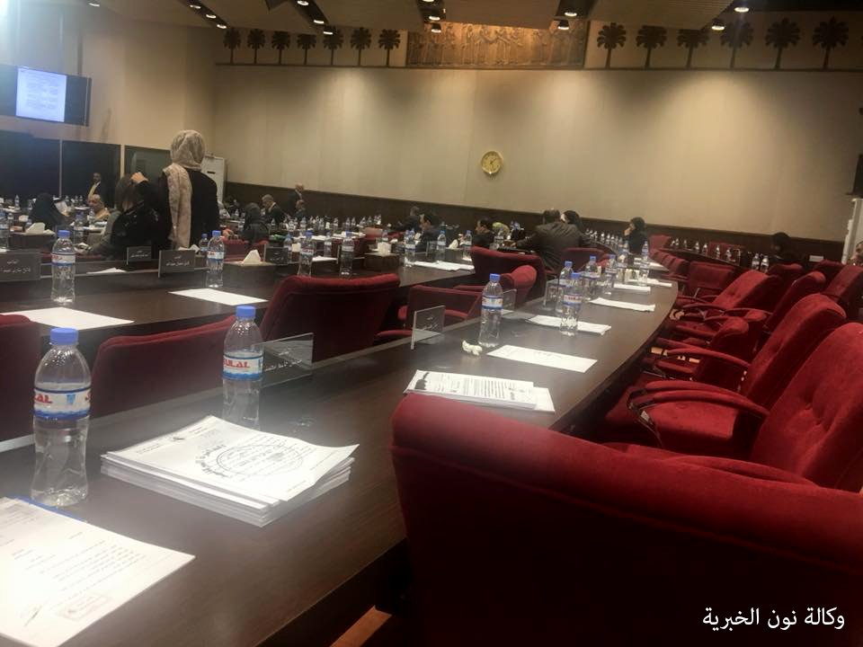 بالصور.. نواب "يهجرون" قاعة البرلمان خلال استجواب وزير الاتصالات