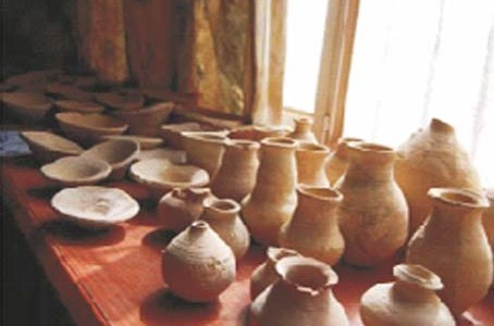 اثار كربلاء تستلم قطعتين اثريتين تعودان الى عصور قديمة والكشف عن نيّة لانشاء متحف خاص بآثار المدينة