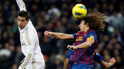 دراسة امريكية: لاعبو كرة القدم الذين يستخدمون رؤوسهم يتعرضون الى اضرار في الدماغ