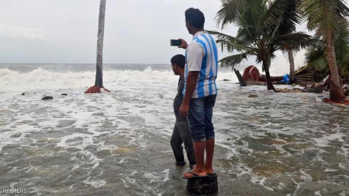 "أوكي" يجتاح جنوب غرب الهند ويخلف ضحايا