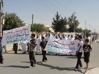 مظاهرة في تلعفر تطالب باطلاق سراح المعتقلين (مصور)