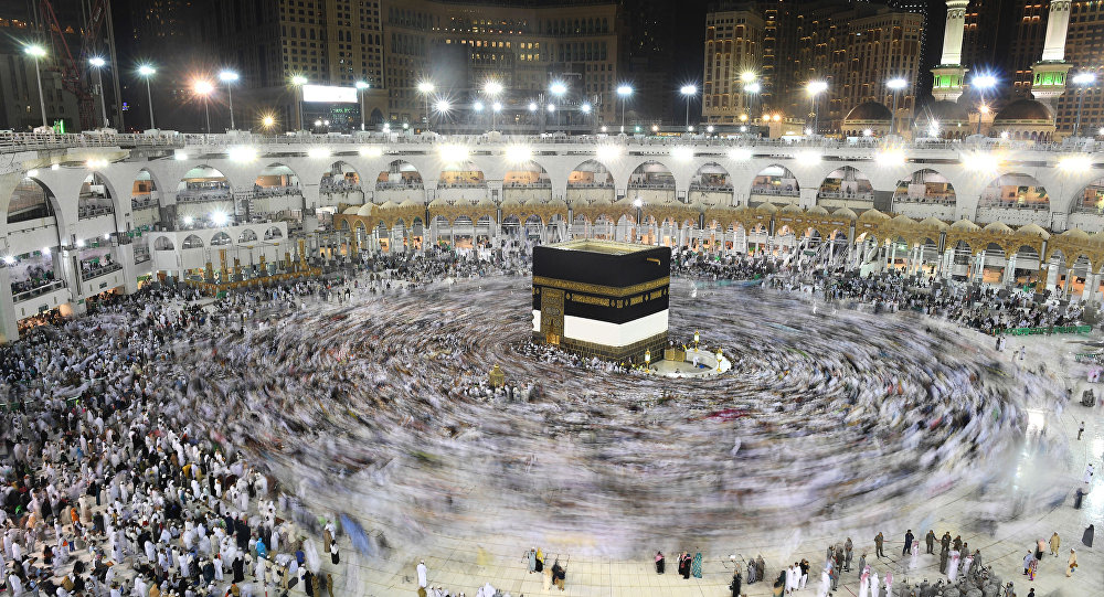 بالصورة.. رائد فضاء يكشف عن سطوع الكعبة المشرفة من الفضاء