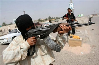 عاجل ... رغم العواصف الترابية تجدد الإشتباكات في مدينة الصدر