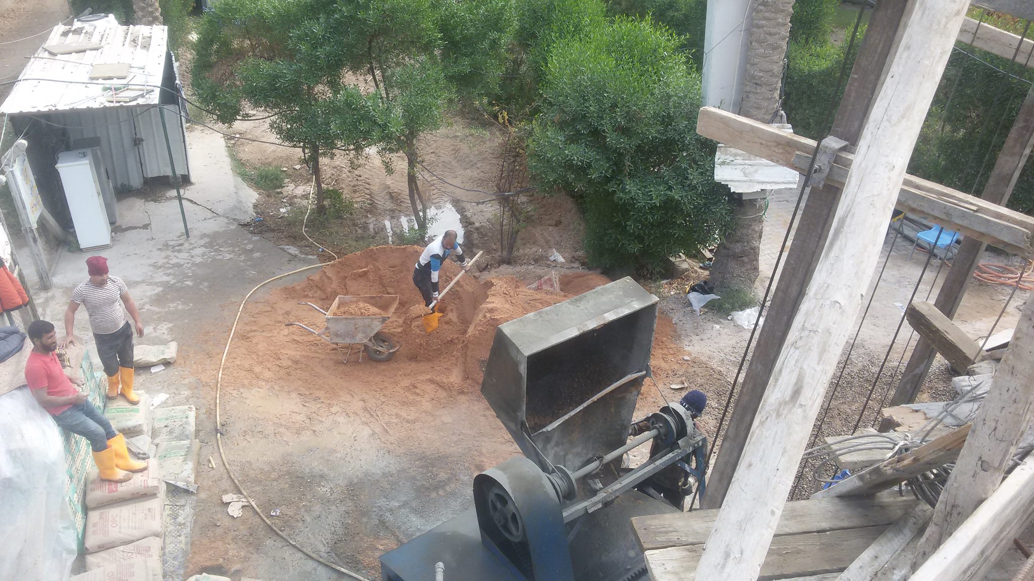 بالصور:بلدية كربلاء المقدسة:حملات مستمرة لإزالة العشوائيات في مداخل المدينة والأحياء