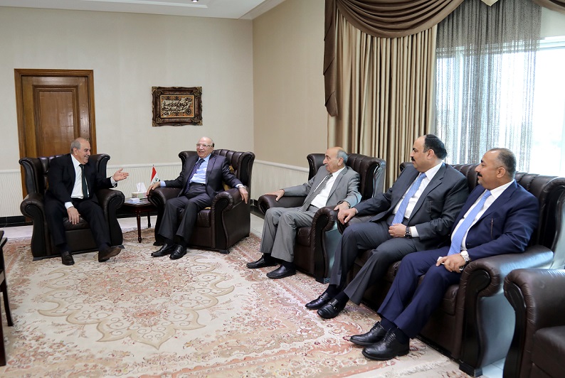 القاضي مدحت المحمود يستقبل الدكتور إياد علاوي
