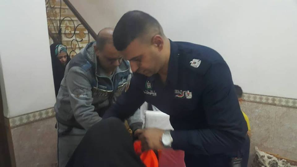 فرق الدفاع المدني تنقذ طفلة  وامها من حريق اندلع في النجف