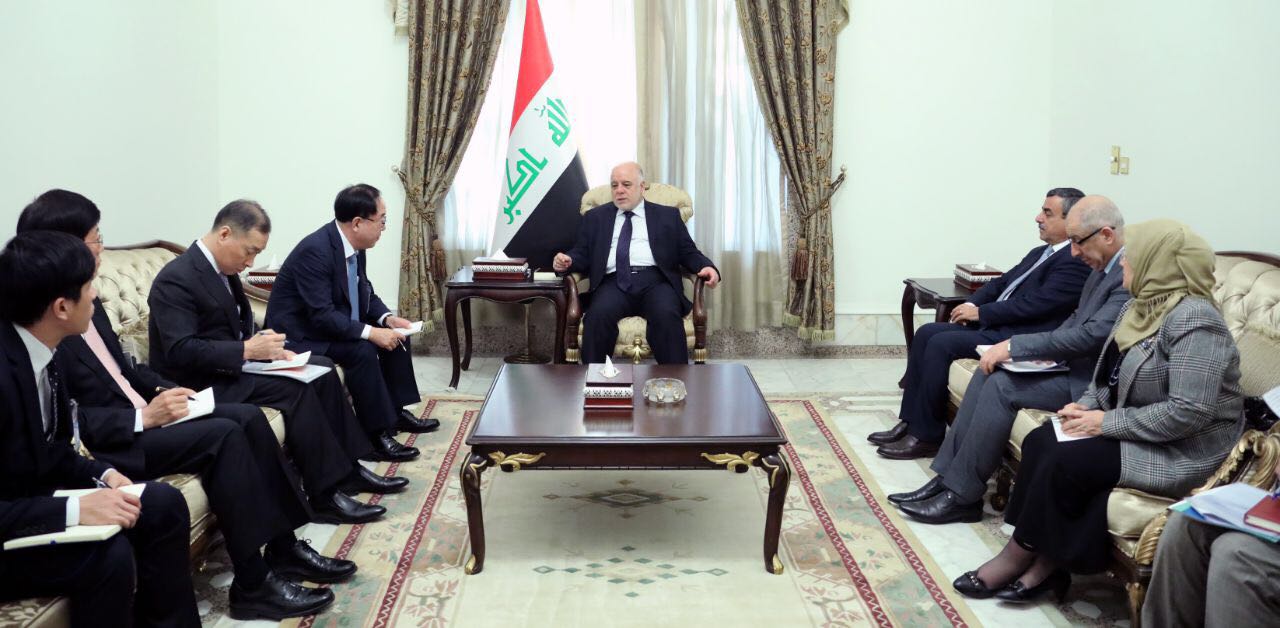 بالفيديو.. العبادي يؤكد على اهمية تأمين الطريق الرابط بين مجمع بسماية ومركز بغداد