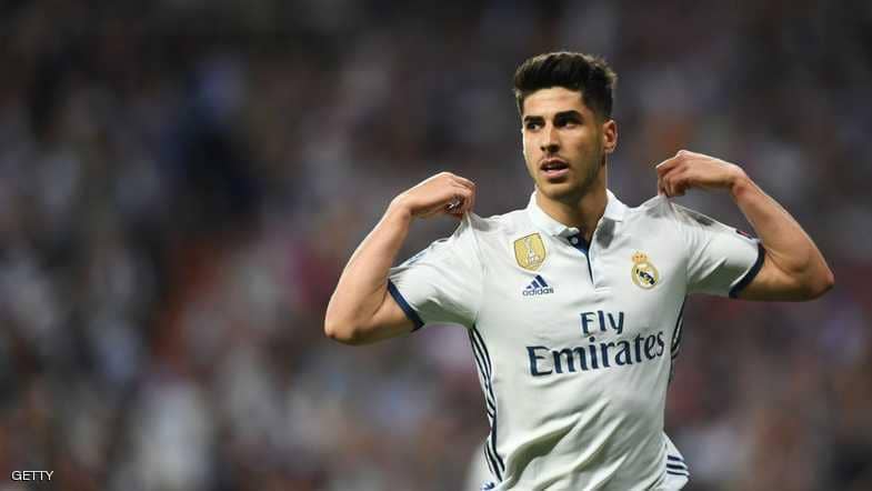 نجم ريال مدريد يكشف حقيقة رحيله عن الملكي