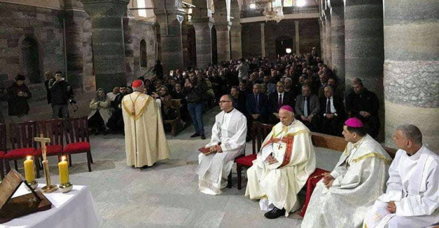 بالصور: اقامة أول قداس في تلكيف