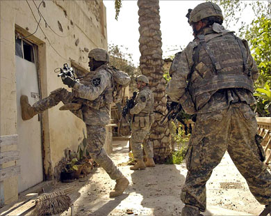 الشرطة العراقية تمنع دوريات أمريكية من تفتيش بعض المنازل غرب الناصرية