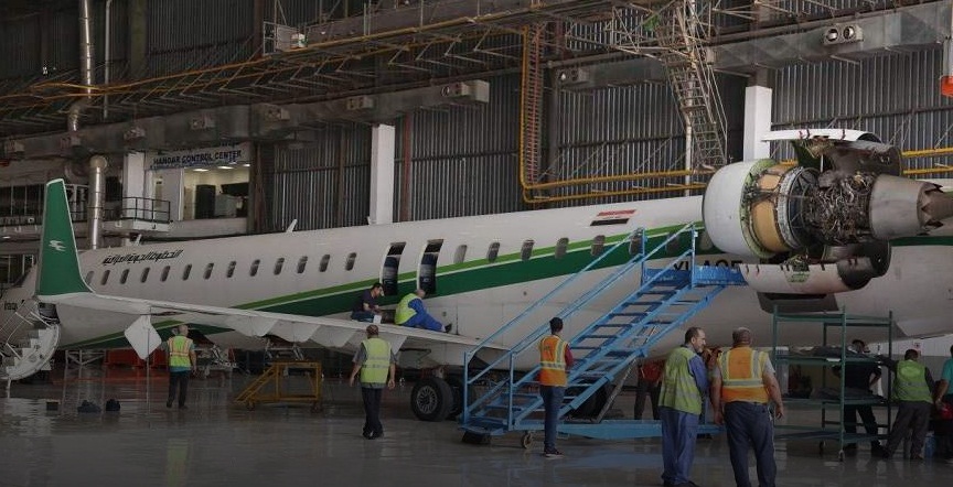 الخطوط الجوية تجري اعمال صيانة على طائرة حلقت 400 ساعة