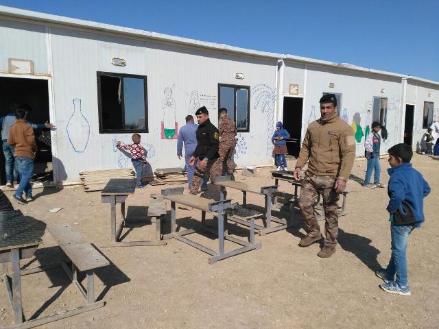 بالصور.. حال مدرسة منكوبة في كربلاء