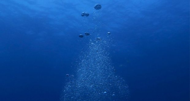 غرق عبارة على متنها 80 شخصا في المحيط الهادئ