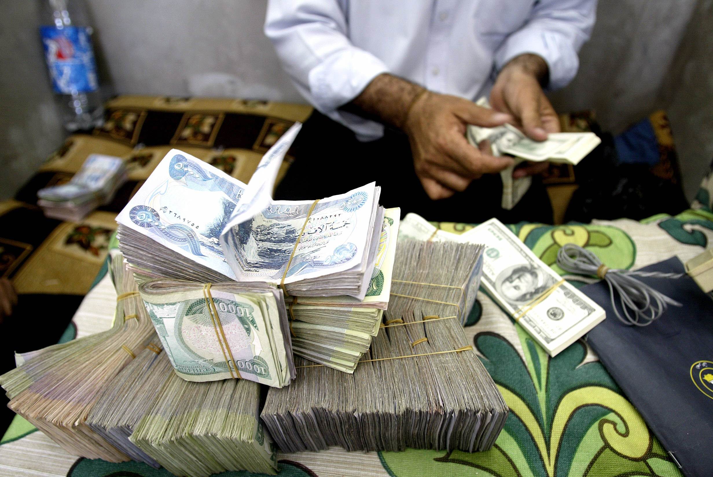 بالوثيقة.. نسبة الاستقطاع من رواتب الموظفين في الموازنة العامة