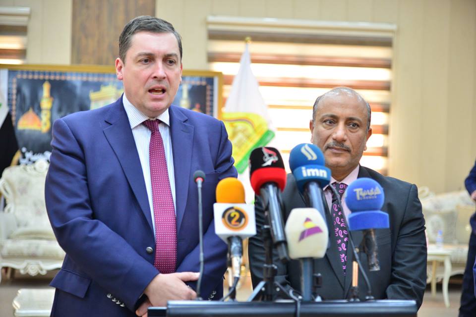 السفير البريطاني يتهرب من سؤال يخص المسؤولين الفاسدين الحاملين للجنسية البريطانية