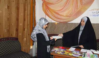 تخرج  دورة أحباب الزهراء الصيفية للبنات في كربلاء