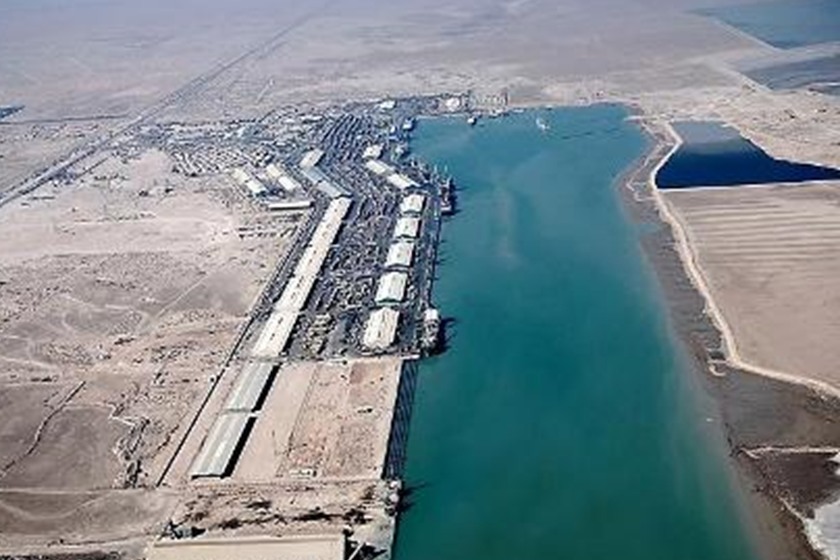 العبادي يطالب وائل عبد اللطيف بتقديم وثائق تؤكد بحسب الاخير تنازل العراق عن حقول نفطية لدولة الكويت