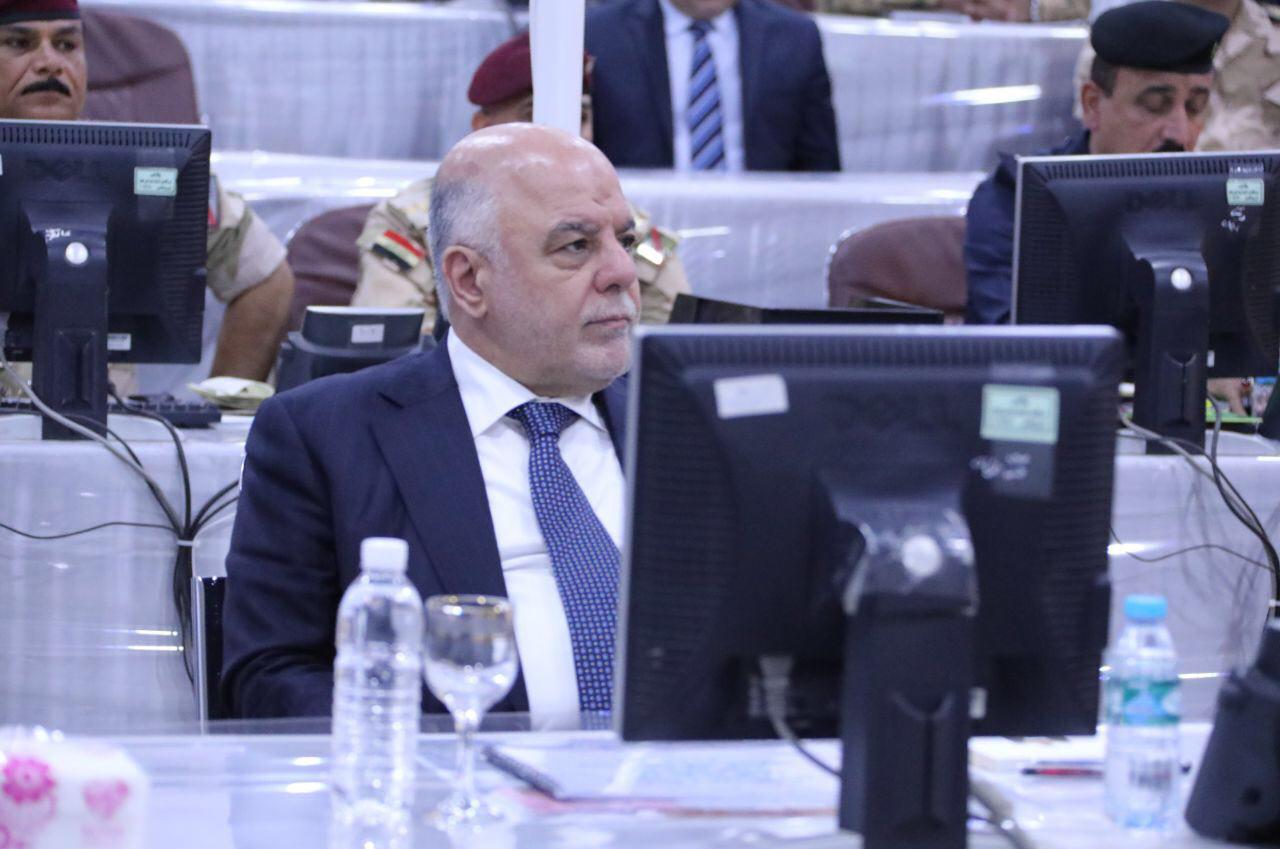 العبادي يؤكد على حصر السلاح بيد الدولة واعتقال الخارجين عن القانون في البصرة