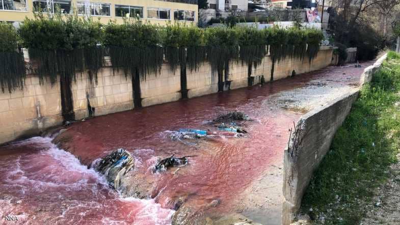 النهر الأحمر يثير عاصفة من التساؤلات في لبنان
