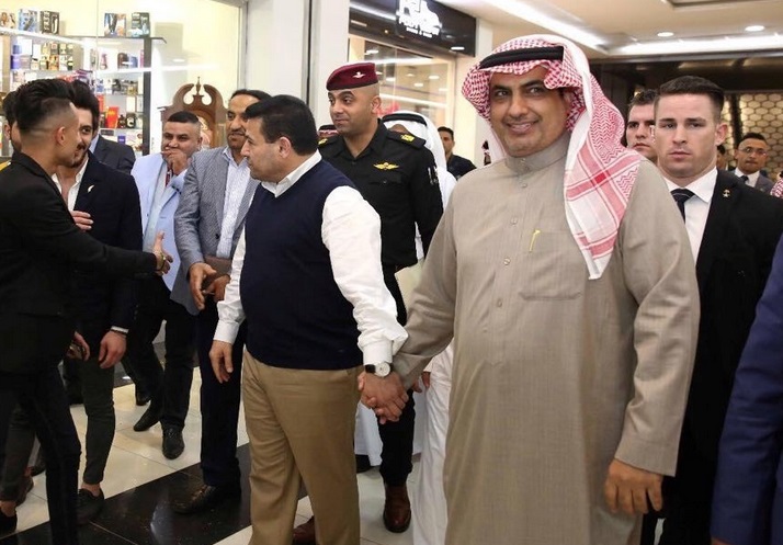 بالصور.. السفير السعودي في جولة بأحد مولات بغداد برفقة وزير الداخلية
