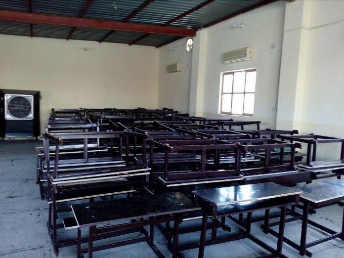 تجهيز مدارس الفلوجة بالاثاث المدرسي