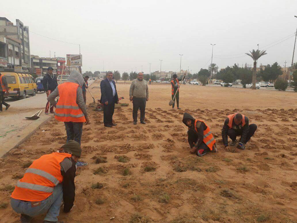 بلدية كربلاء حملات لصيانة الطرق وردم المستنقعات وفتح الطرق الترابية
