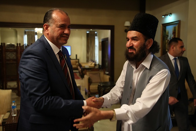 دعوة لزعيم الطائفة النقشبندية في باكستان لزيارة العراق والمراقد المقدسة