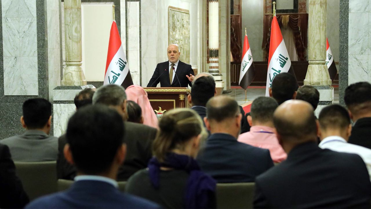 العبادي: نتجه لتوفير الخدمات للمواطنين بمناطق الاطراف بالامكانيات المتوفرة (فيديو)