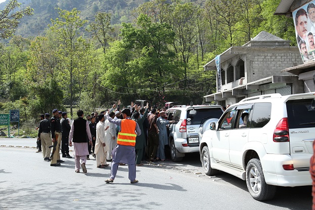 بالصور:شوارع باكستان تعج بالمرحبين لوفد قادم من العراق