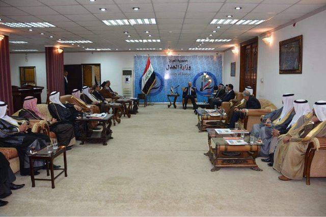 العدل تعلن انطلاق مشروع التحكيم العشائري ودخوله حيز العمل