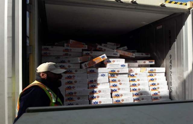 الجمارك تضبط شحنة دجاج برازيلي مخالفة للضوابط بميناء ام قصر