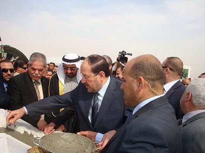 بالفيديو: مشروع عملاق وسط صحراء كربلاء حجر اساسه اصبح اطلالا