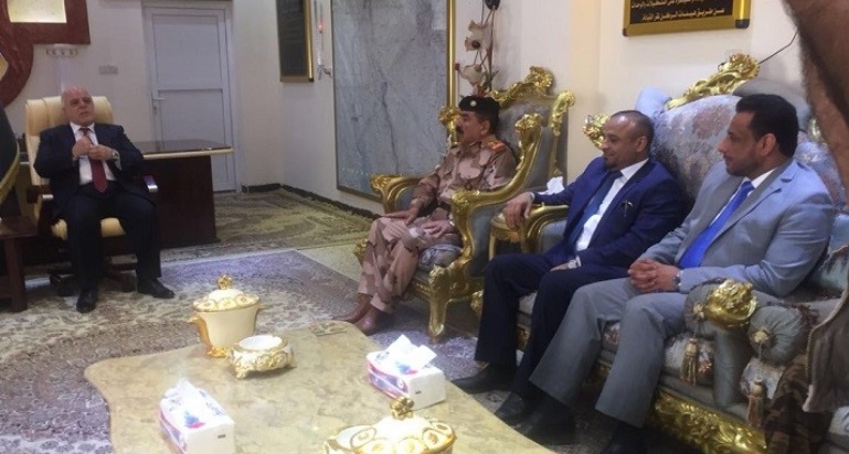 العبادي يصل صلاح الدين ويلتقي بقياداتها الامنية