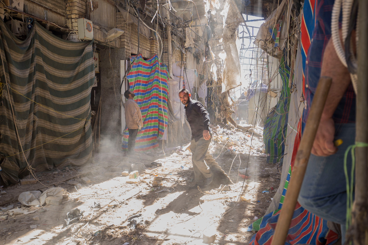 كربلاء : العتبة الحسينية تعيد تأهيل سوق الخفافين والعرب وتحافظ على تراثها (مصور)