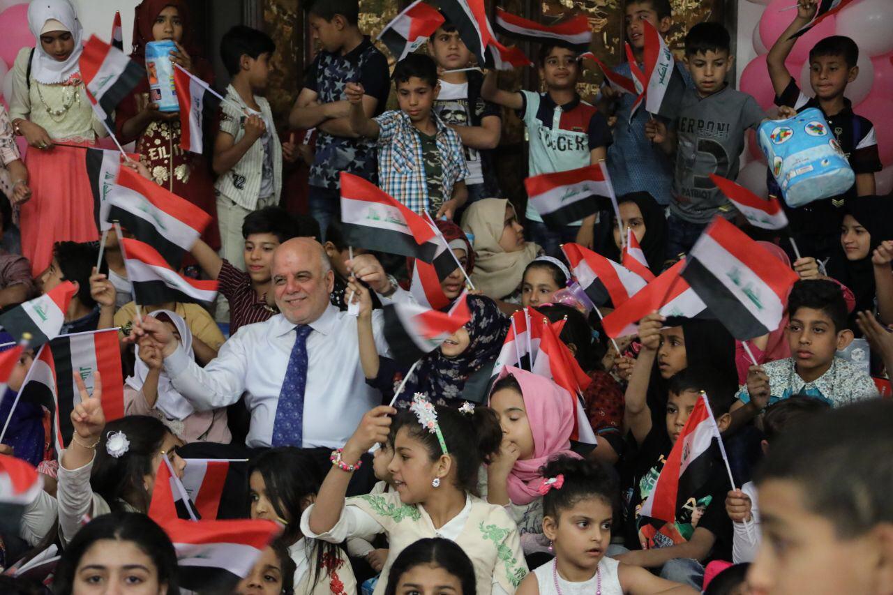 العبادي: لدينا اعداد من الايتام نتيجة سياسات النظام السابق والارهاب وهناك مراكز خاصة بهم (فيديو)