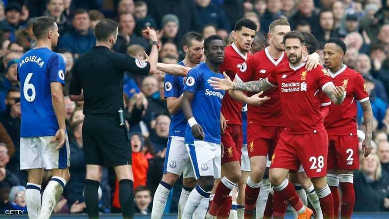 ليفربول يصمد أمام انتفاضة إيفرتون المتأخرة