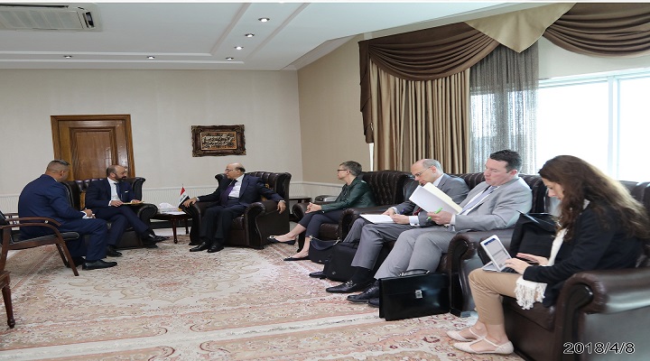 القاضي مدحت المحمود يستقبل فريقاً من الامم المتحدة