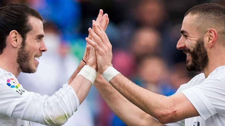 زيدان يطمئن جماهير الريال على مستقبل نجمي الفريق