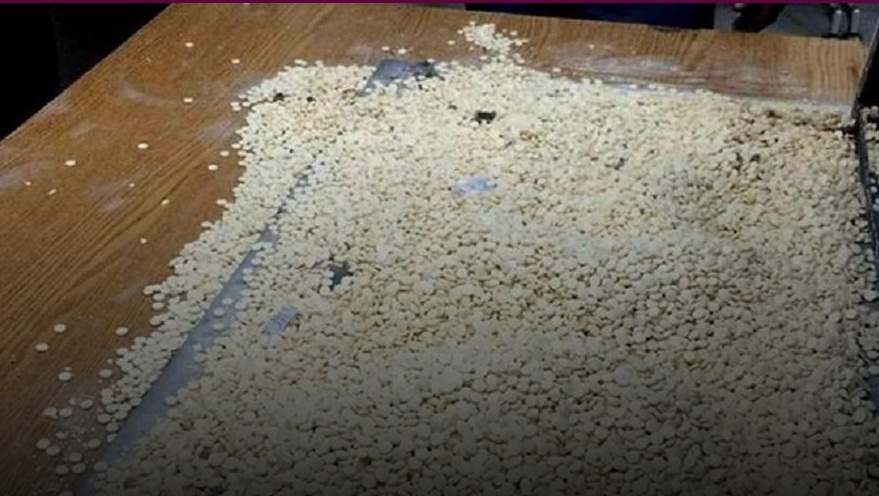 القبض على مزور عملة وامرأة تروج للمخدرات في بغداد