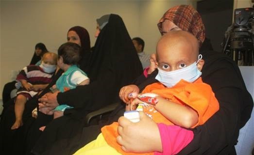 مرضى السرطان بكربلاء يناشدون الجهات الدولية :الحكومة العراقية تقتلنا بدعوة التقشف