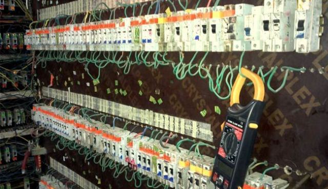 كربلاء تلزم اصحاب المولدات الاهلية بست ساعات تشغيل مقابل 5000 الاف دينار للامبير الواحد للشهر الجاري