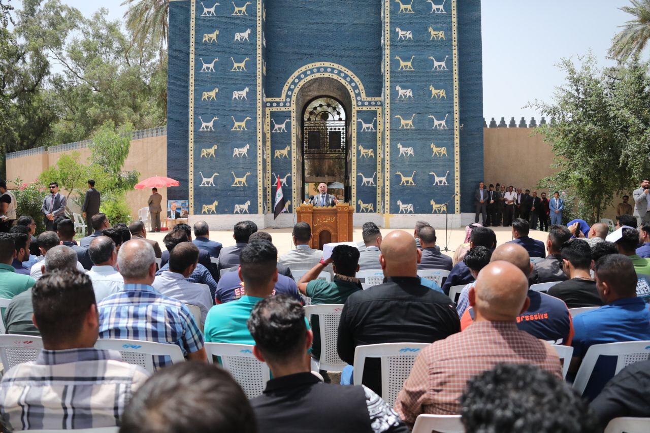 العبادي ينفي ما يتم الترويج له بشأن قطع مخصصات القوات الامنية