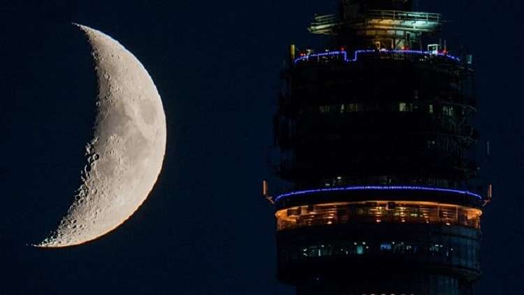 الأرض على موعد مع الهلال العملاق