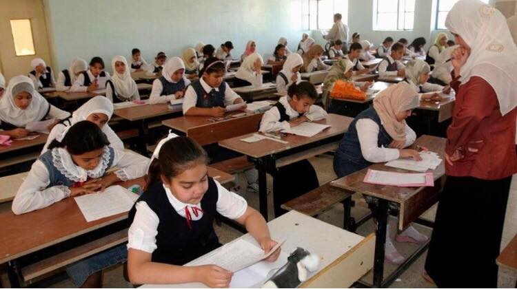 الامتحانات والصيام وانقطاع الكهرباء، اعباء تثقل كاهل الطلبة في العراق