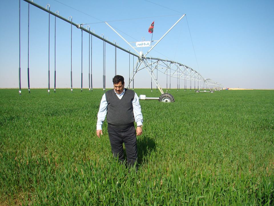 كربلاء:تجهيز مزارعي عين التمر بـ (27) مرشة محورية