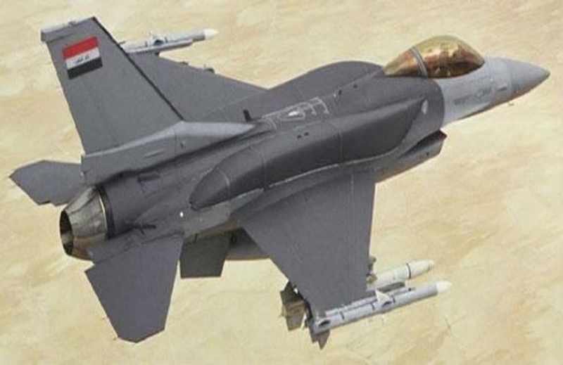 مقاتلات عراقية تستهدف مقر قيادة ومستودعاً للصواريخ تابعة لداعش داخل الاراضي السورية