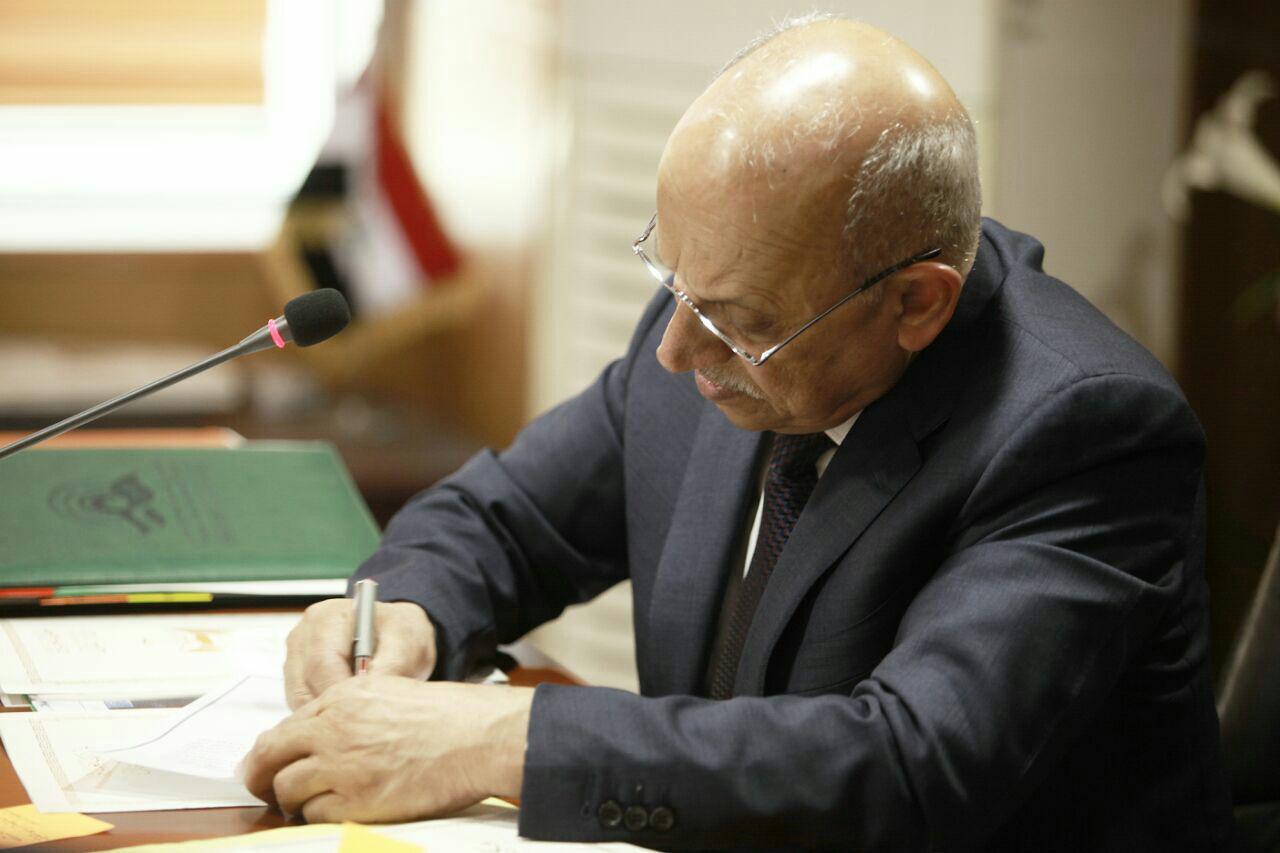 وزير النقل يوعز بصرف 15 مليون دينار لكل لاعب بنادي الميناء