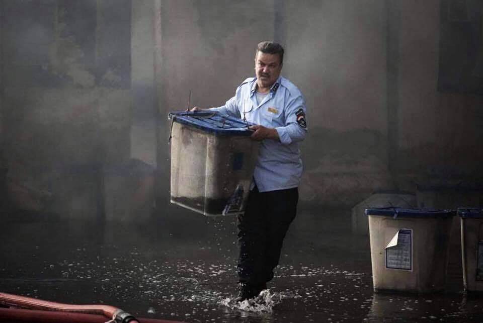 القضاء يعلن توقيف اربعة متهمين بقضية حرق مخازن المفوضية بالرصافة